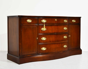 Mid Century Hepplewhite style mahogany sideboard buffet by Bassett Furniture