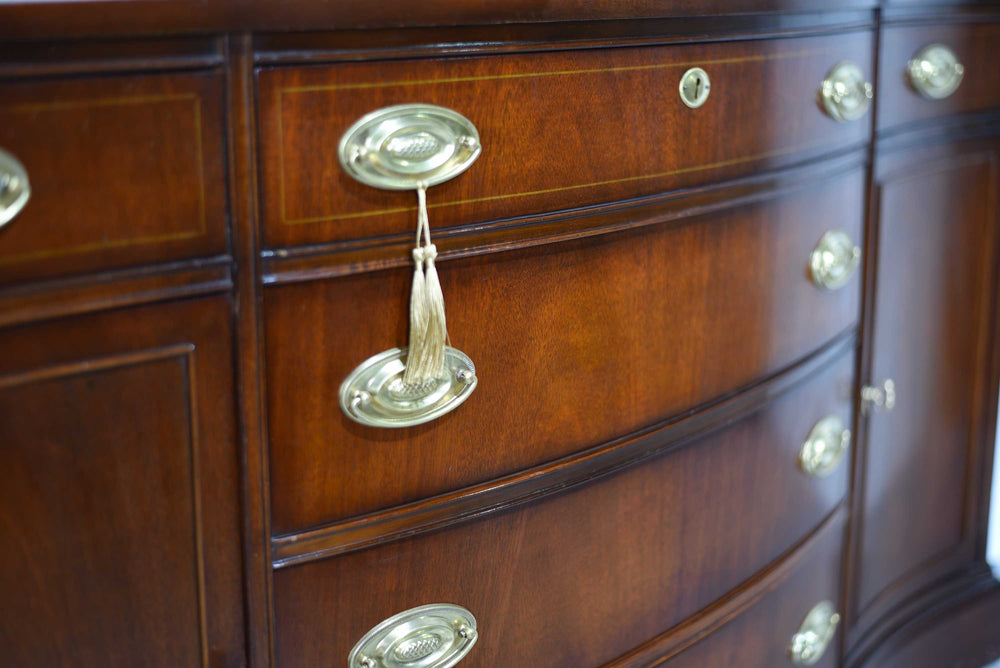 Mid Century Hepplewhite style mahogany sideboard buffet by Bassett Furniture