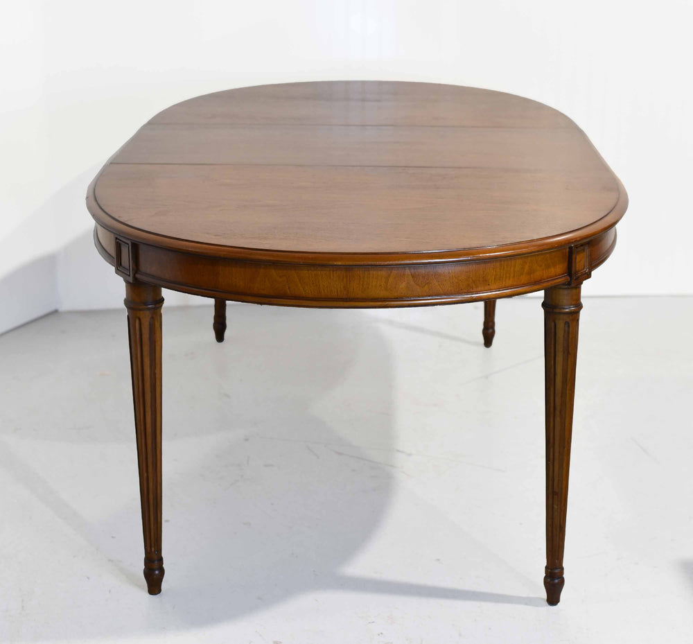 Mid century Transitional Fluted Leg Dining Table by Henredon