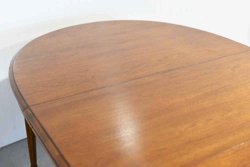 Mid century Transitional Fluted Leg Dining Table by Henredon