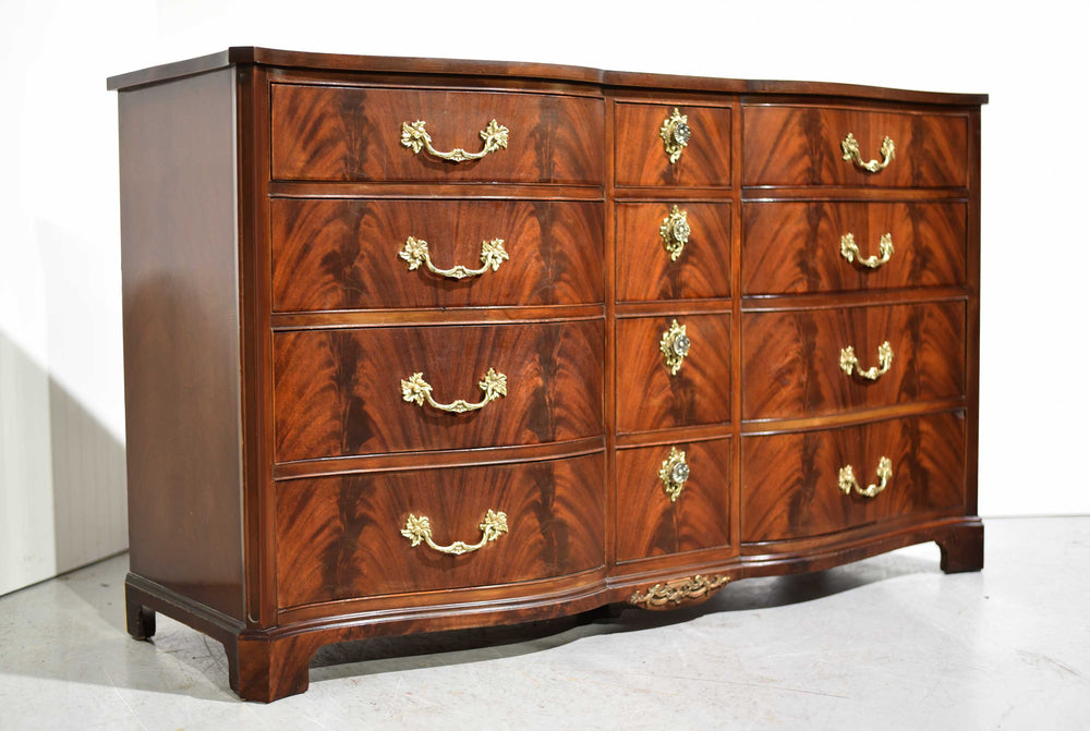 Mid Century Georgian Flame Mahogany Serpentine Front Dresser by Thomasville