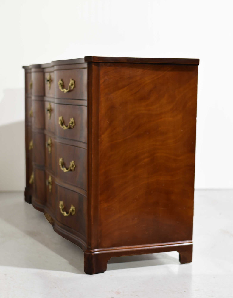 Mid Century Georgian Flame Mahogany Serpentine Front Dresser by Thomasville