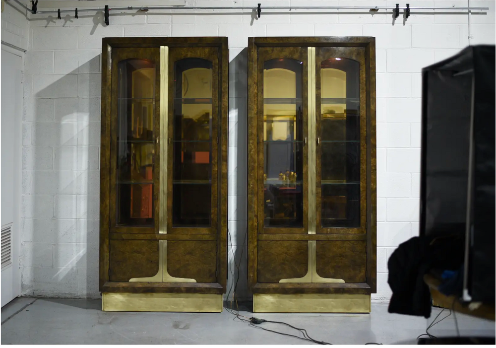 Mid-Century Amboyna Wood and Brass Lighted Curio Display by William Doezema for Mastercraft - Pair