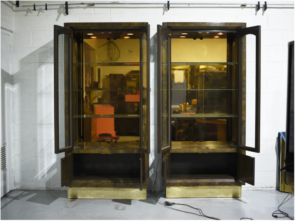 Mid-Century Amboyna Wood and Brass Lighted Curio Display by William Doezema for Mastercraft - Pair