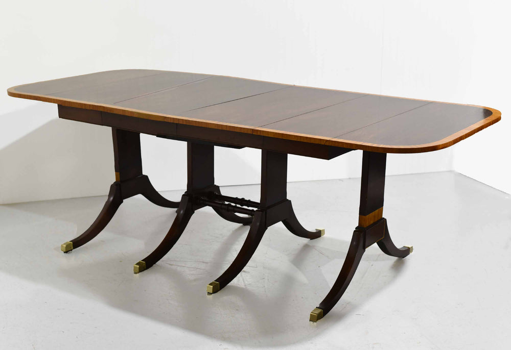 Vintage Hepplewhite Style  Banded Dining table with Extensions