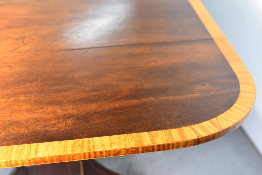 Vintage Hepplewhite Style  Banded Dining table with Extensions