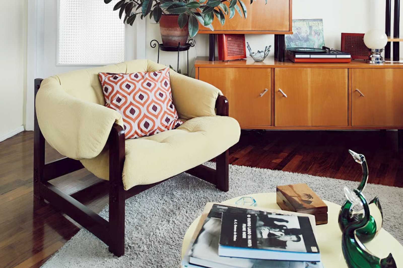 How to Mix Vintage and Modern Without It Looking Accidental