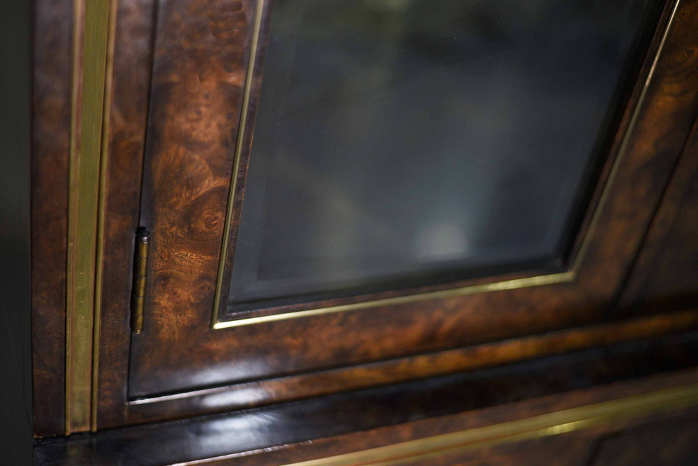 1970s Vintage Mastercraft William Doezema Burled Amboyna Wood and Brass Curio Display Cabinet