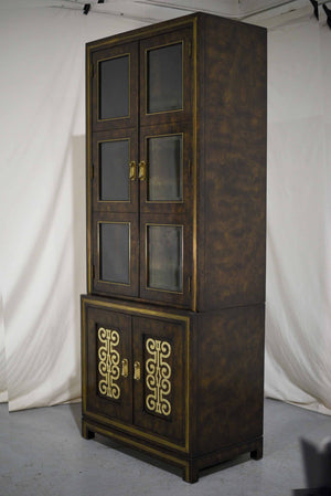 1970s Vintage Mastercraft William Doezema Burled Amboyna Wood and Brass Curio Display Cabinet
